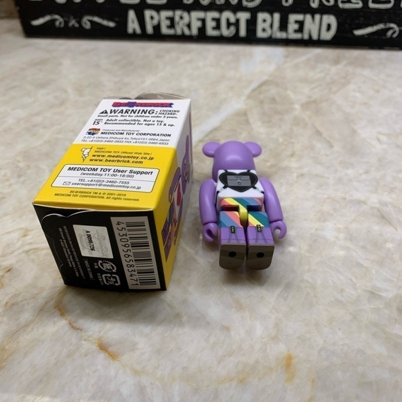 DR. MARTENS BE@RBRICK COLLECTIBLE FIGURE - Picture 10 of 11